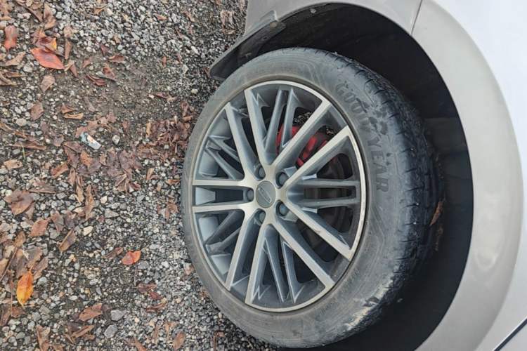 Used Geely Auto Preface 2021 Revised Version 2.0TD Luxury Edition Right Rear Wheel Hub