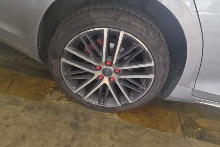 Used Geely Auto Preface 2021 2.0TD Luxury Version Right Rear Wheel Hub
