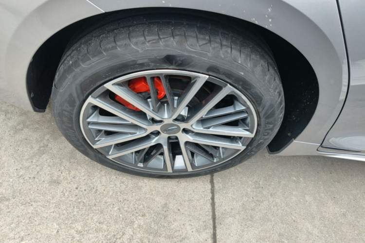 Used Geely Auto Preface 2021 2.0TD Flagship Edition Right Rear Wheel Hub