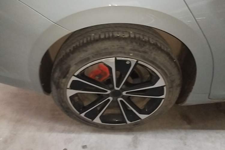 Used Geely Auto Preface 2021 2.0TD Space-Time Edition Hao Yue Right Rear Wheel Hub