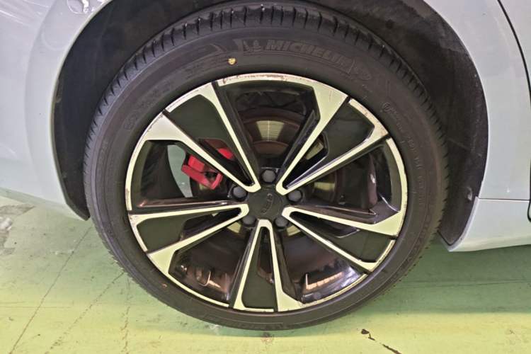 Used Geely Auto Preface 2021 2.0TD Space-Time Edition Hao Yue Right Rear Wheel Hub