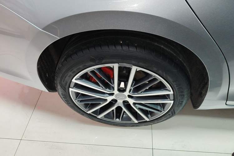 Used Geely Auto Preface 2021 Revised Version 2.0TD Luxury Edition Right Rear Wheel Hub