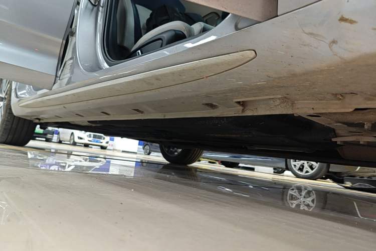 Used Geely Auto Preface 2021 Revised Version 2.0TD Luxury Edition Right Side Sill