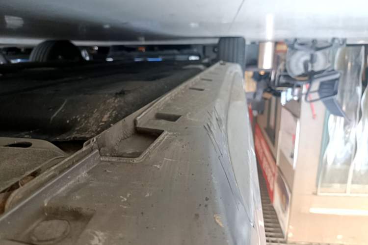 Used Geely Auto Preface 2021 2.0TD Luxury Version Right Side Sill