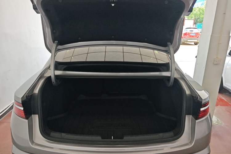 Used Geely Auto Preface 2021 Revised Version 2.0TD Luxury Edition Trunk