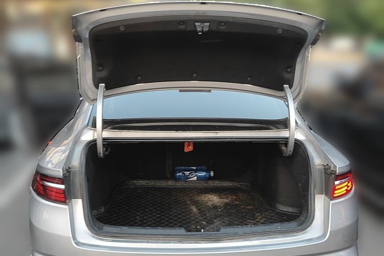 Used Geely Auto Preface 2021 2.0TD Luxury Version Trunk