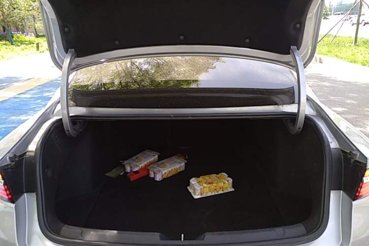 Used Geely Auto Preface 2021 Revised Version 2.0TD Luxury Edition Trunk