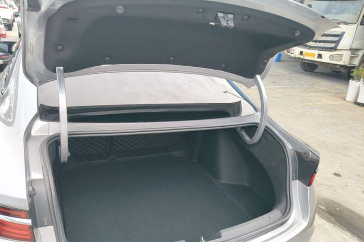 Used Geely Auto Preface 2021 2.0TD Flagship Edition Trunk