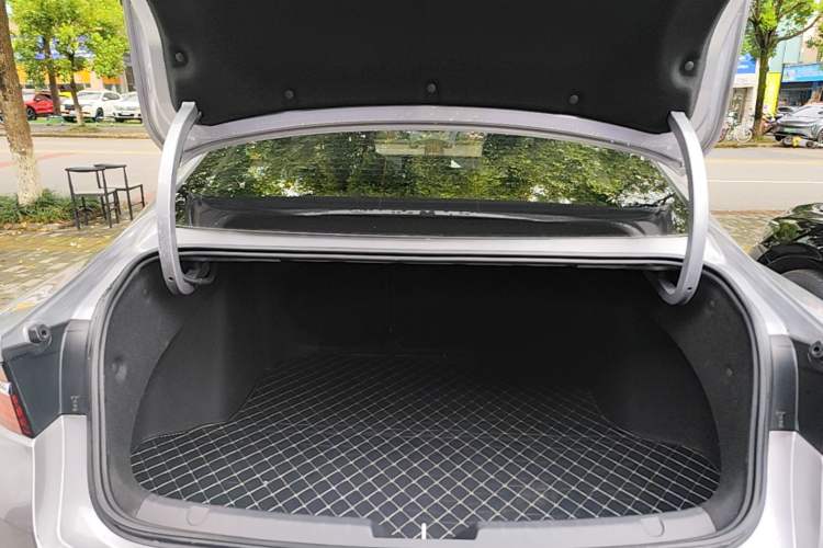 Used Geely Auto Preface 2021 2.0TD Luxury Version Trunk