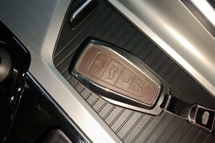 Used Geely Auto Preface 2021 Revised Version 2.0TD Luxury Edition Vehicle Key