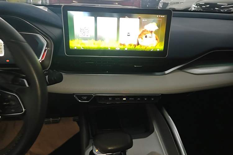 Used Geely Auto Preface 2021 2.0TD Luxury Version Audio And AC Panel