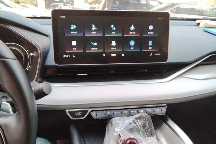 Used Geely Auto Preface 2021 Revised Version 2.0TD Luxury Edition Audio And AC Panel