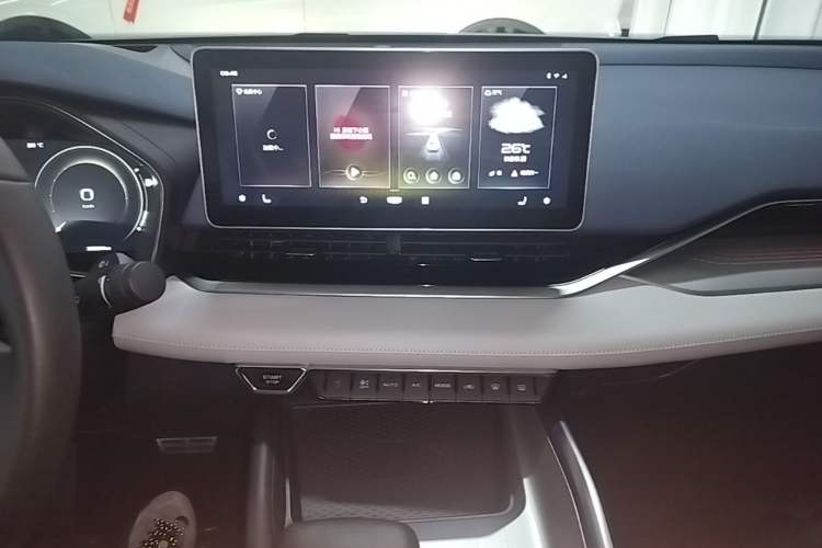 Used Geely Auto Preface 2021 2.0TD Flagship Edition Audio And AC Panel