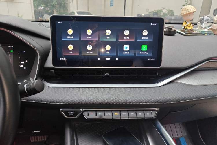 Used Geely Auto Preface 2021 2.0TD Luxury Version Audio And AC Panel