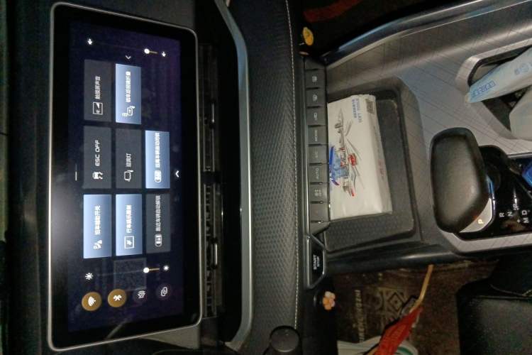 Used Geely Auto Preface 2021 2.0TD Luxury Version Audio And AC Panel