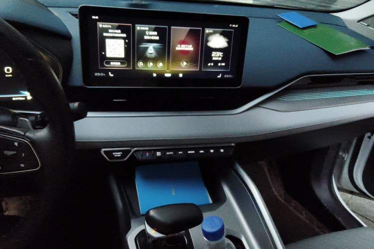 Used Geely Auto Preface 2021 2.0TD Luxury Version Audio And AC Panel