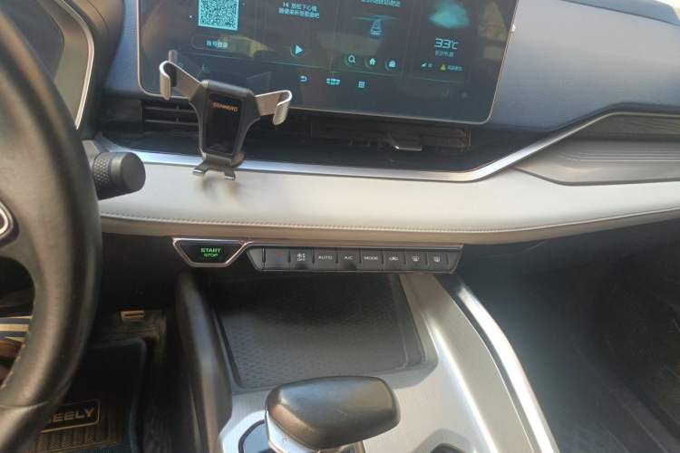 Used Geely Auto Preface 2021 2.0TD Luxury Version Audio And AC Panel