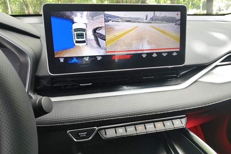Used Geely Auto Preface 2021 2.0TD Luxury Version Audio And AC Panel