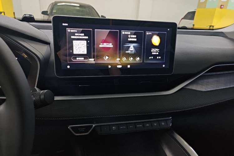 Used Geely Auto Preface 2021 2.0TD Luxury Version Audio And AC Panel