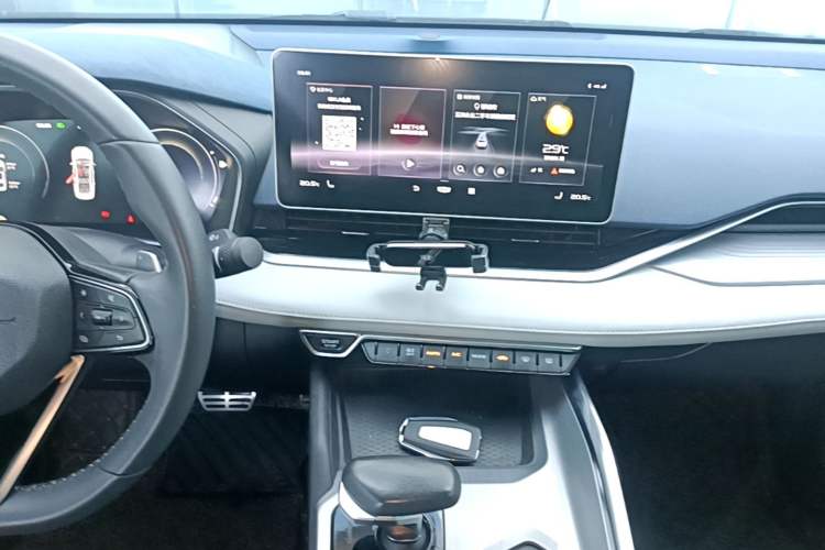 Used Geely Auto Preface 2021 Revised Version 2.0TD Luxury Edition Audio And AC Panel
