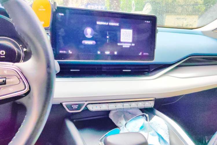 Used Geely Auto Preface 2021 2.0TD Luxury Version Audio And AC Panel