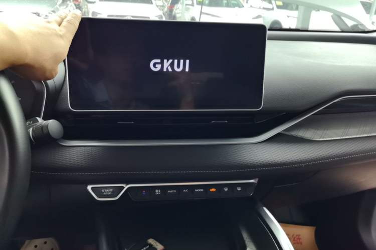 Used Geely Auto Preface 2021 2.0TD Luxury Version Audio And AC Panel