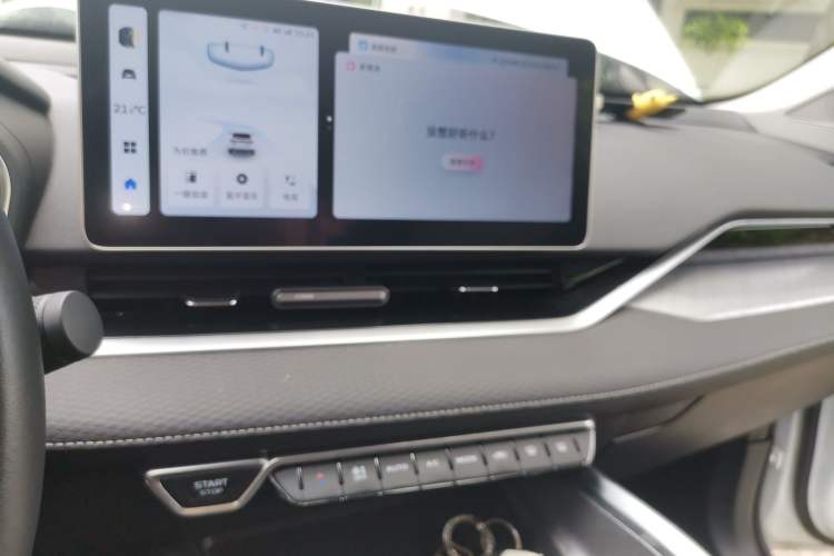 Used Geely Auto Preface 2021 2.0TD Luxury Version Audio And AC Panel