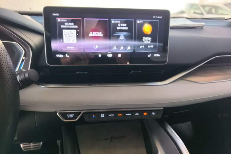 Used Geely Auto Preface 2021 2.0TD Luxury Version Audio And AC Panel