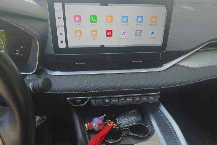 Used Geely Auto Preface 2021 2.0TD Luxury Version Audio And AC Panel