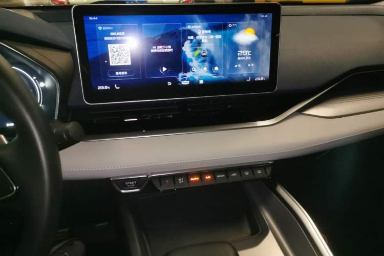 Used Geely Auto Preface 2021 Revised Version 2.0TD Luxury Edition Audio And AC Panel