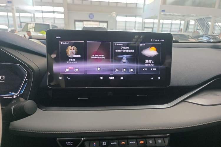 Used Geely Auto Preface 2021 Revised Version 2.0TD Luxury Edition Audio And AC Panel