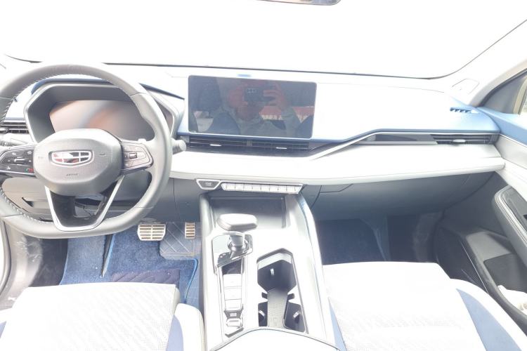 Used Geely Auto Preface 2021 2.0TD Luxury Version Audio And AC Panel