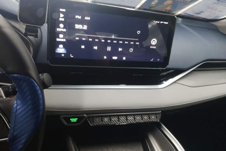 Used Geely Auto Preface 2021 2.0TD Luxury Version Audio And AC Panel