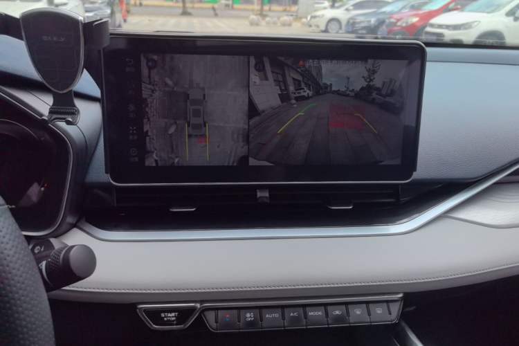 Used Geely Auto Preface 2021 Revised Version 2.0TD Luxury Edition Audio And AC Panel
