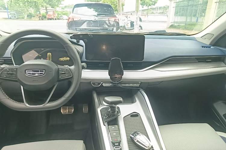 Used Geely Auto Preface 2021 2.0TD Flagship Edition Audio And AC Panel