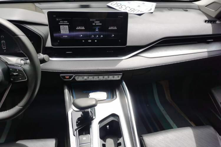 Used Geely Auto Preface 2021 2.0TD Luxury Version Audio And AC Panel