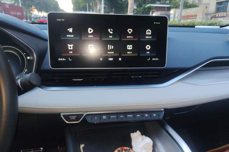 Used Geely Auto Preface 2021 Revised Version 2.0TD Luxury Edition Audio And AC Panel