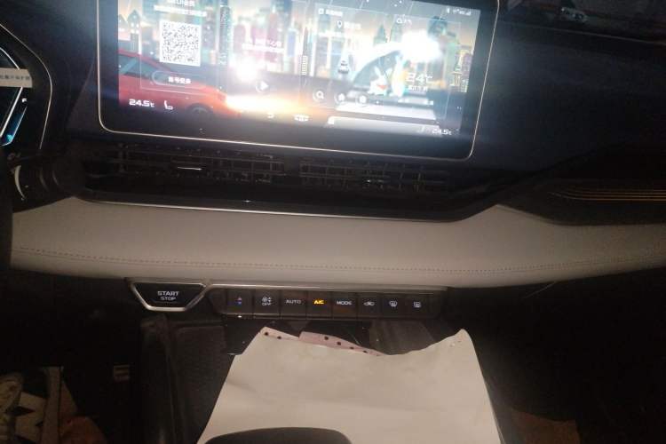 Used Geely Auto Preface 2021 Revised Version 2.0TD Luxury Edition Audio And AC Panel