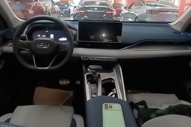 Used Geely Auto Preface 2021 Revised Version 2.0TD Luxury Edition Center Console