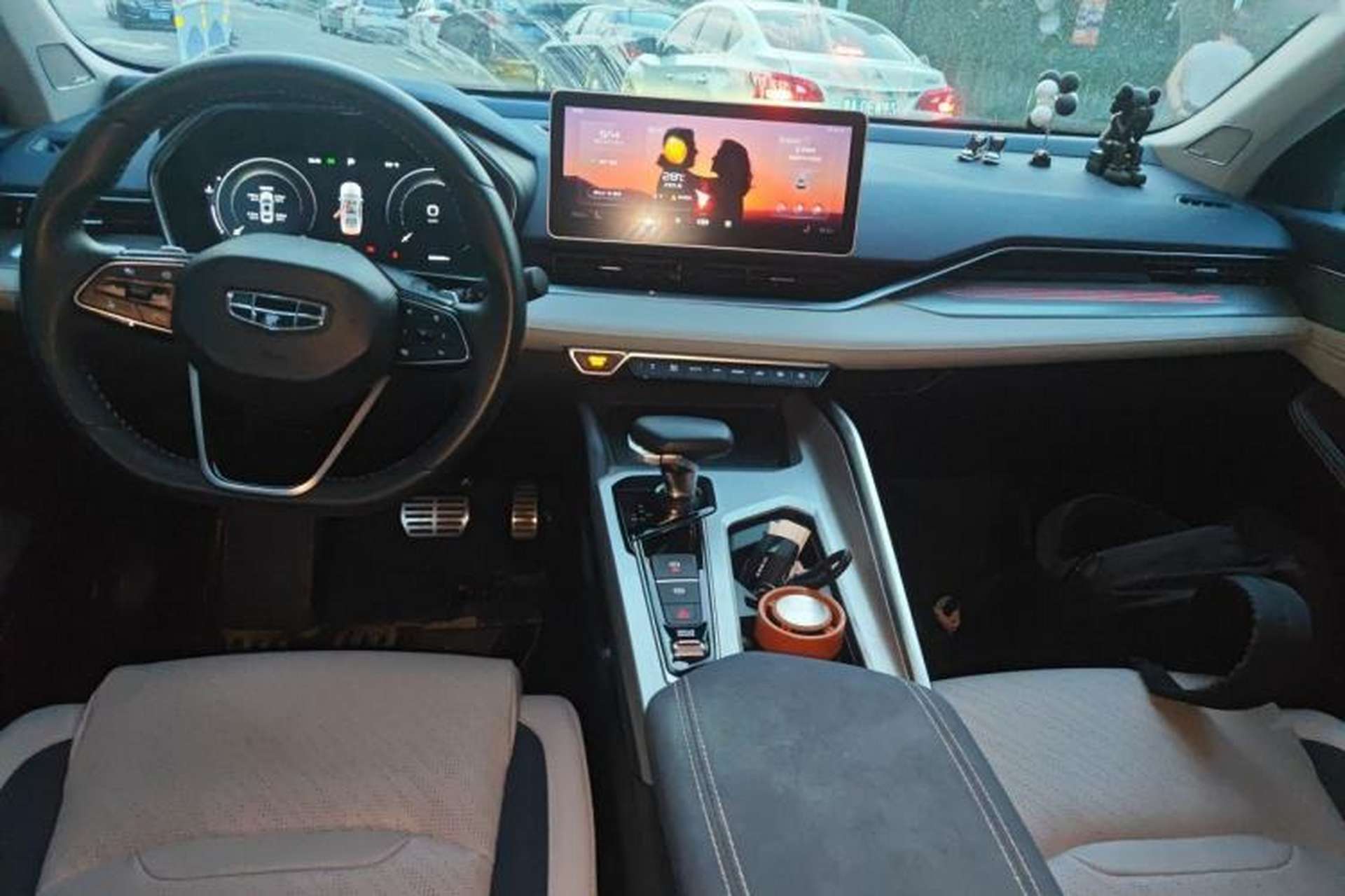 Used Geely Auto Preface 2021 Revised Version 2.0TD Luxury Edition Center Console