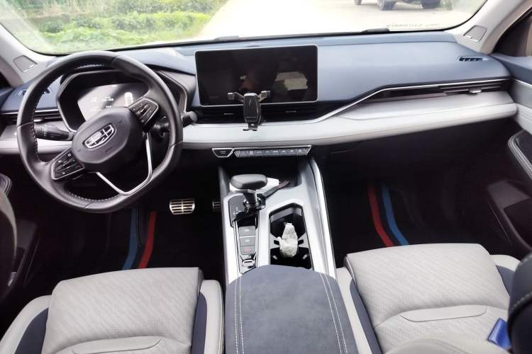 Used Geely Auto Preface 2021 Revised Version 2.0TD Luxury Edition Center Console
