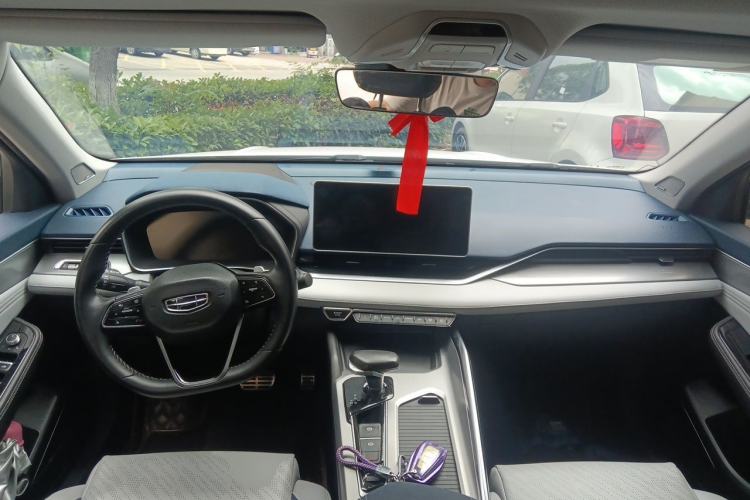 Used Geely Auto Preface 2021 Revised Version 2.0TD Luxury Edition Center Console