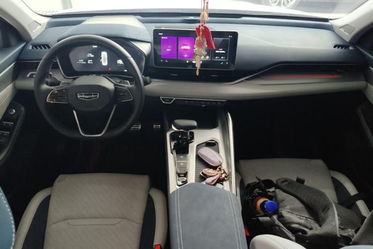 Used Geely Auto Preface 2021 Revised Version 2.0TD Luxury Edition Center Console