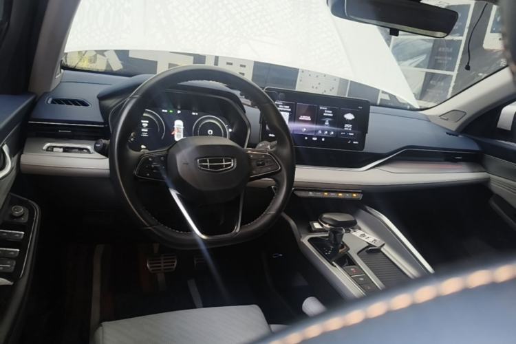 Used Geely Auto Preface 2021 Revised Version 2.0TD Luxury Edition Center Console
