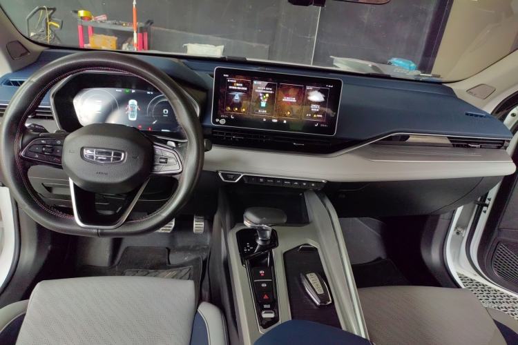 Used Geely Auto Preface 2021 Revised Version 2.0TD Luxury Edition Center Console