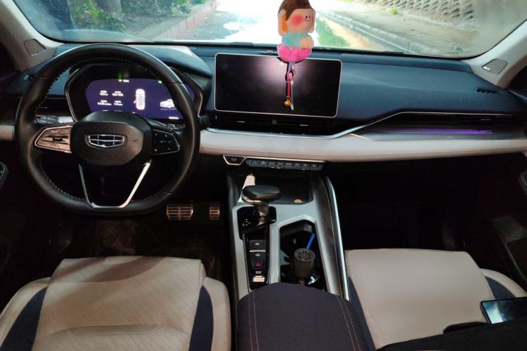 Used Geely Auto Preface 2021 Revised Version 2.0TD Luxury Edition Center Console