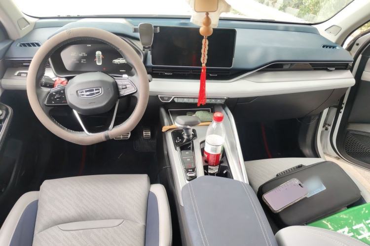 Used Geely Auto Preface 2021 Revised Version 2.0TD Luxury Edition Center Console