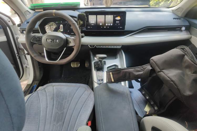 Used Geely Auto Preface 2021 2.0TD Flagship Edition Center Console