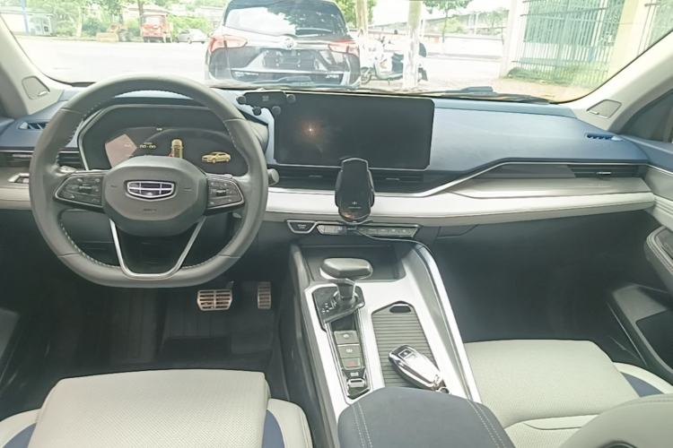 Used Geely Auto Preface 2021 2.0TD Flagship Edition Center Console