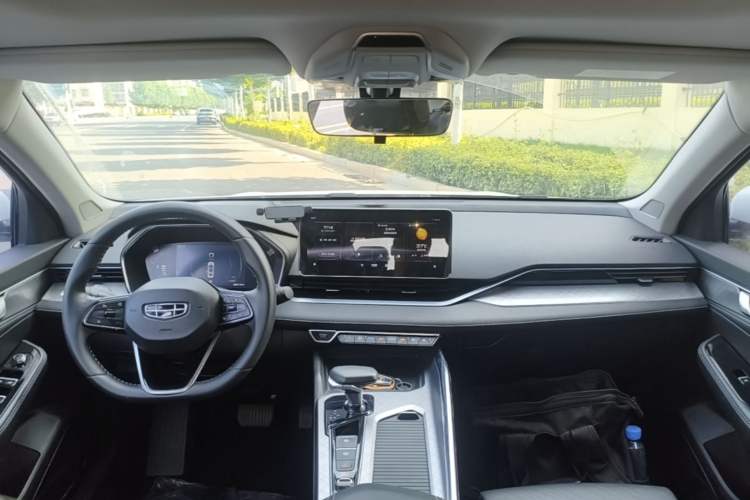 Used Geely Auto Preface 2021 2.0TD Luxury Version Center Console